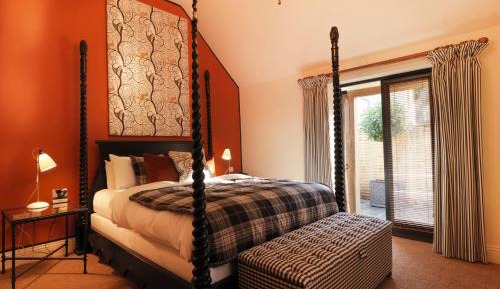 Deluxe Suite with Hot Tub