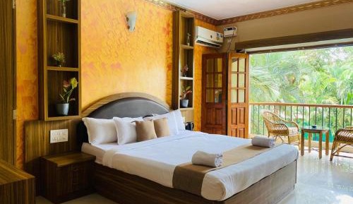 Suite with Pool View