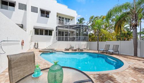 Three-Bedroom Holiday Home 