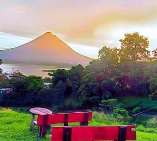Standard Twin Room with Mountain View