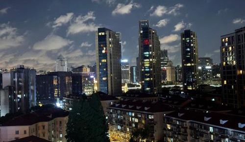 One-Bedroom Apartment with View