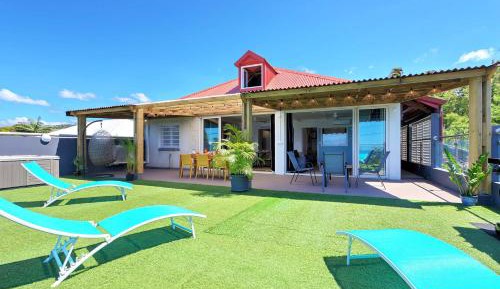 Two-Bedroom Apartment with Sea View