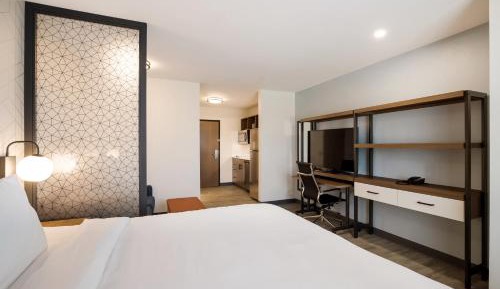 King Suite with Sofa - Disability Access/Non Smoking