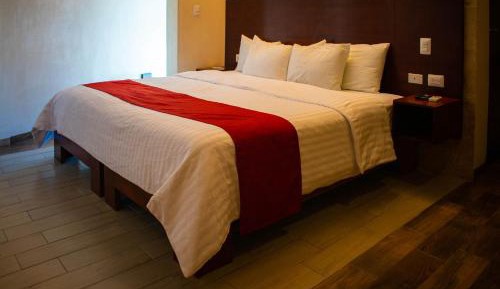 Superior King Suite