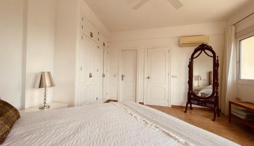 King Room with Mountain View