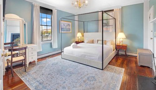 Queen Room