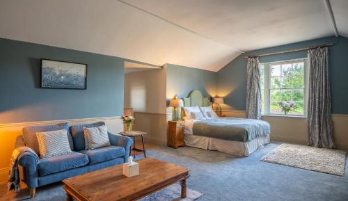 Deluxe Family Suite