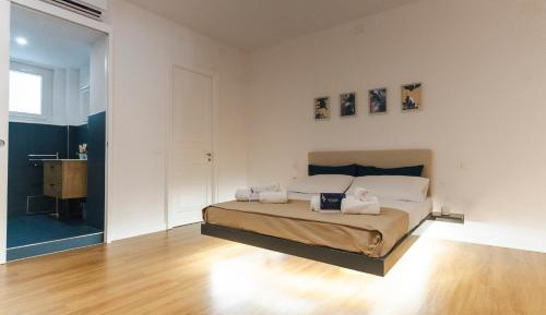 Deluxe One-Bedroom Apartment with City View