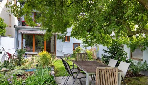 Superior One-Bedroom Apartment