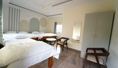 Deluxe Family Room