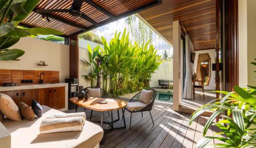 King Room with Pool View