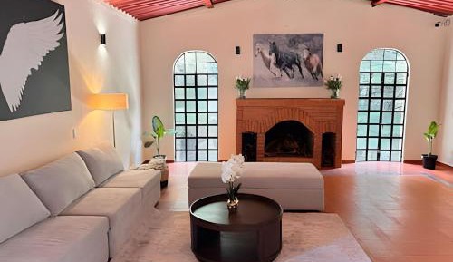 Deluxe King Suite