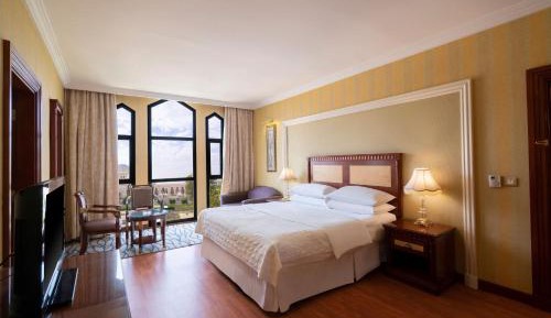 High Floor Standard King Bed, Sofa bed