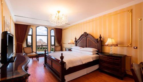 Royal Suite with 2 King bed, Sofa bed