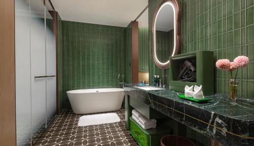 Premium King Room with Separate Bath