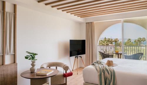 Superior ME + Junior Suite Partial Sea View