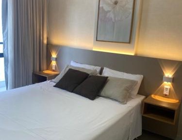 One-Bedroom Loft Apartment with One Queen Bed