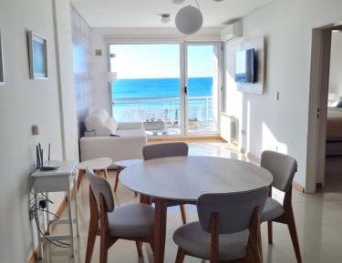 Deluxe One-Bedroom Apartment with Ocean View