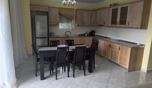 Three-Bedroom Deluxe Apartment