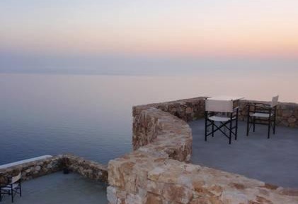Studio Apartment with Balcony and Sea View