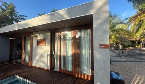Queen Room with Pool View