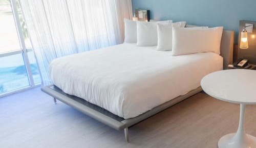 Standard King Room with Golf View