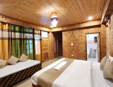 Double Room with Mountain View