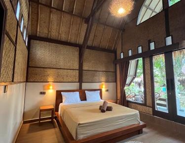 Deluxe Bungalow with Garden View