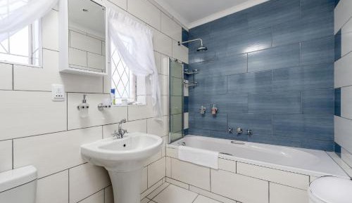 Superior Cottage with River View