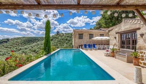 Six-Bedroom Villa 