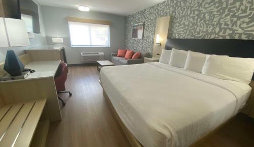 King Suite with Sofa Bed and Walk-In Shower - Non-Smoking