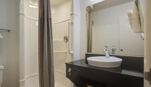 Deluxe Double Room with Shower