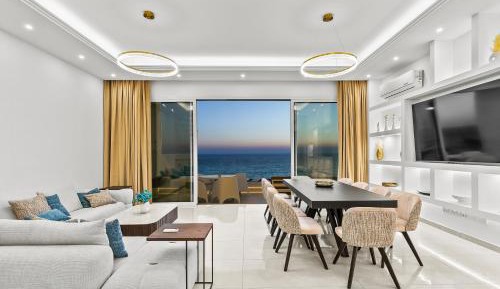 Four-Bedroom Deluxe Home - Oceanfront