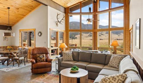 Three-Bedroom Holiday Home 