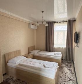 Single Bed in Mixed Dormitory Room