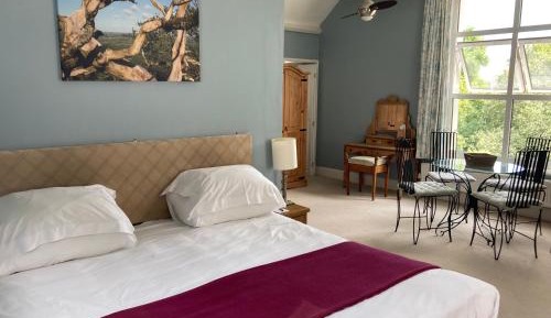 Family Room (2 Adults + 3 Children)