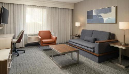 King Suite with Sofa Bed and Adapted Tub - Mobility and Hearing Accessible
