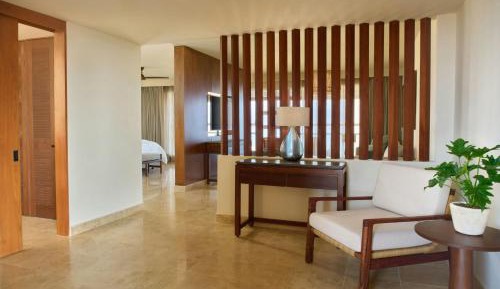 Panoramic King Suite with Ocean View - High Floor
