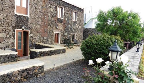 Superior One-Bedroom Apartment