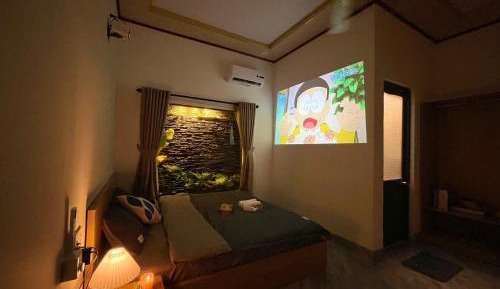 Deluxe Room (2 Adults + 1 Child)