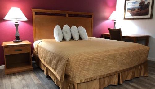 Deluxe King Bed Non-smoking