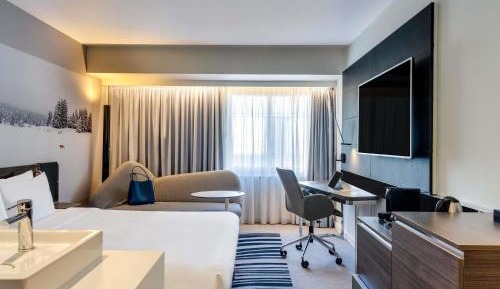 Executive Room with Queen Bed