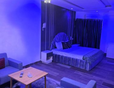 Queen Room with Spa Bath