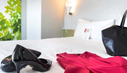 Standard Room with One Double Bed and One Single Bed