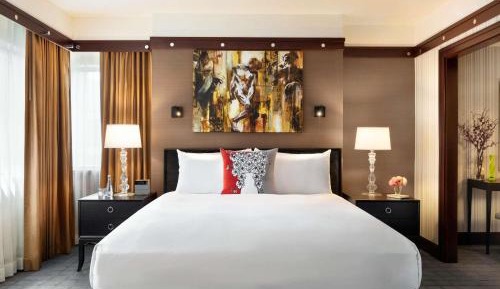 Prestige King Suite - Corner Room