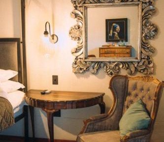 Deluxe Room 7