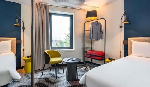 Standard Room with One Double Bed and Two Single Beds