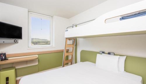 Economy Triple Room