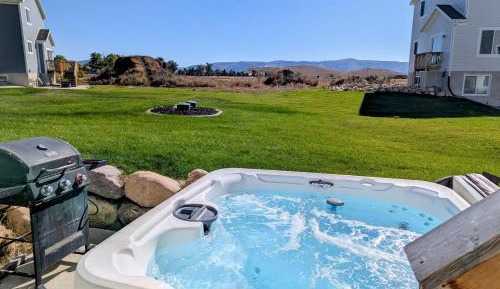 Six Bedroom Holiday Home