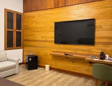 Apartment with Garden View